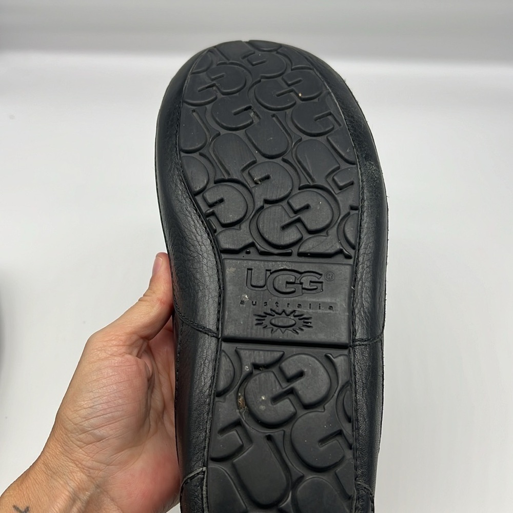 UGG - Ascot Grain Black Leather Shearling Sheepskin Lightweight Slippers Size 7 - Picture 16 of 16